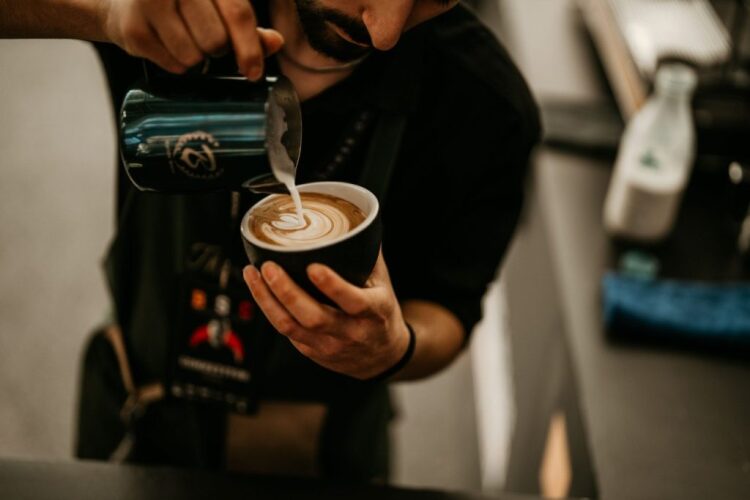 رقابت بزرگ لاتهآرت در ایرانمال: خلاقیت، فنجان به فنجان